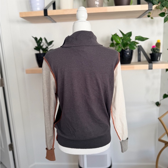 Aaeda Colorblock Sweater - Picture 5 of 6